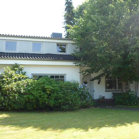 Eggers - Gemuetliche Ferienwohnung Im Erdgeschoss Wallsbull Exterior photo